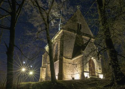 Nasvětlení historické stavby, díky kterému je nyní kaple dominantou města Beroun. Kaple je po nasvětlení vidět i ze širokého okolí.